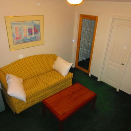 Canadiana Motel Hanover Bagian luar foto