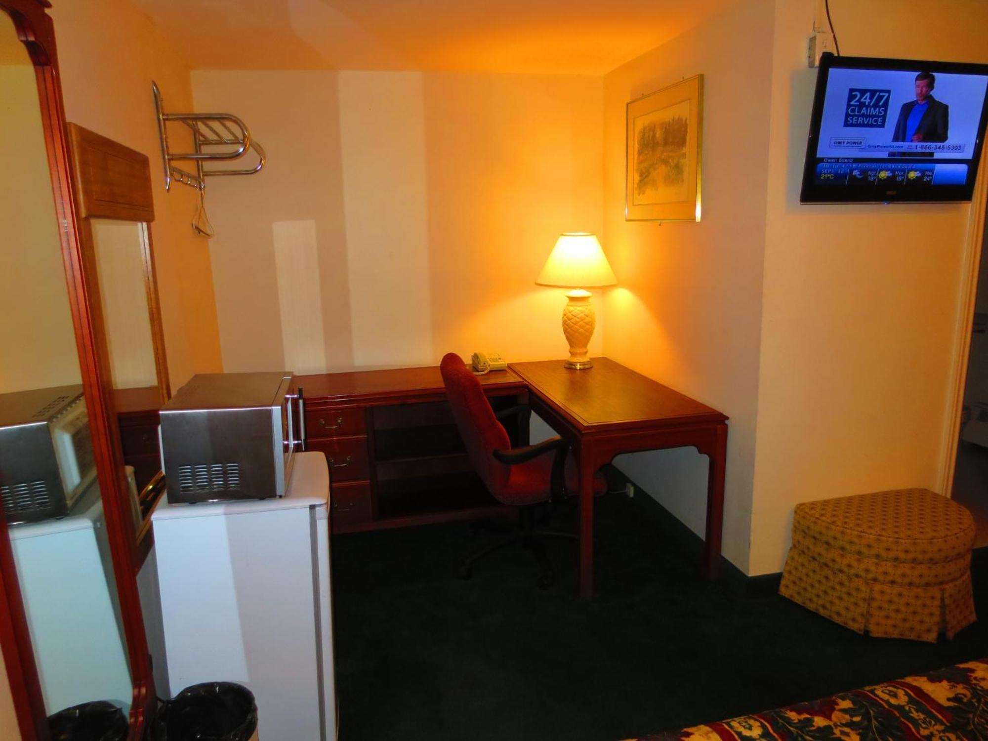 Canadiana Motel Hanover Bagian luar foto