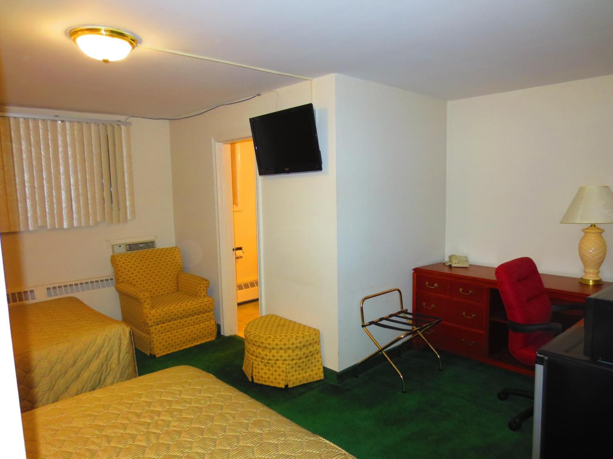 Canadiana Motel Hanover Bagian luar foto