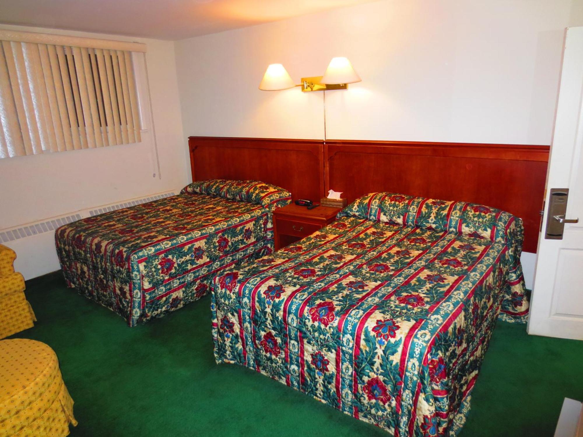 Canadiana Motel Hanover Bagian luar foto