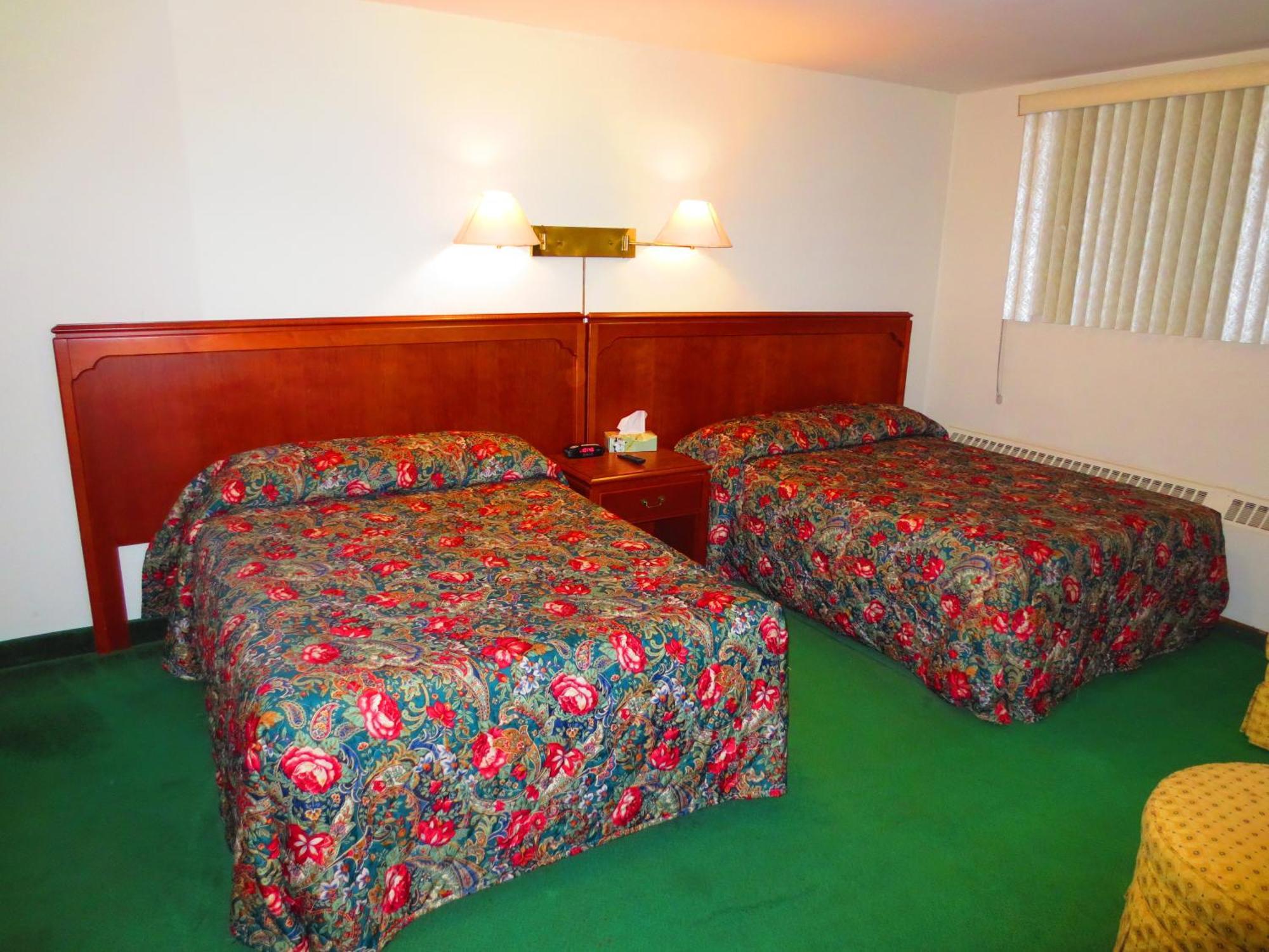 Canadiana Motel Hanover Bagian luar foto