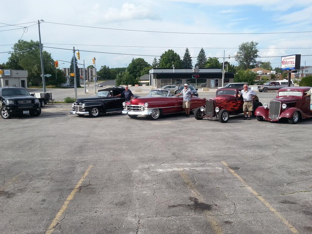 Canadiana Motel Hanover Bagian luar foto